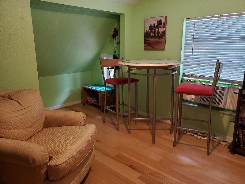 Living/dining room