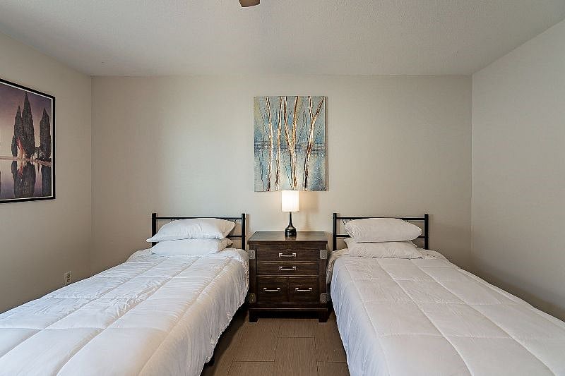 Bedroom #3 with 2 twin beds