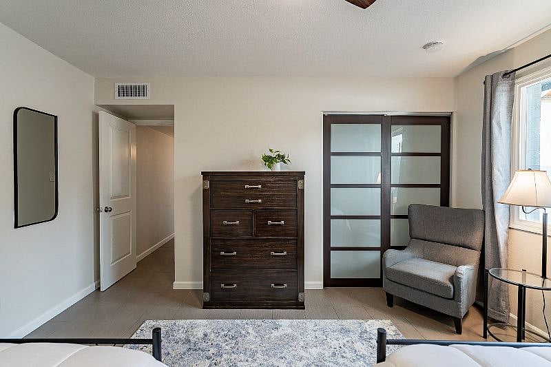 Bedroom #3 with 2 twin beds