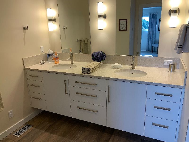 Lots of drawer storage in main bath