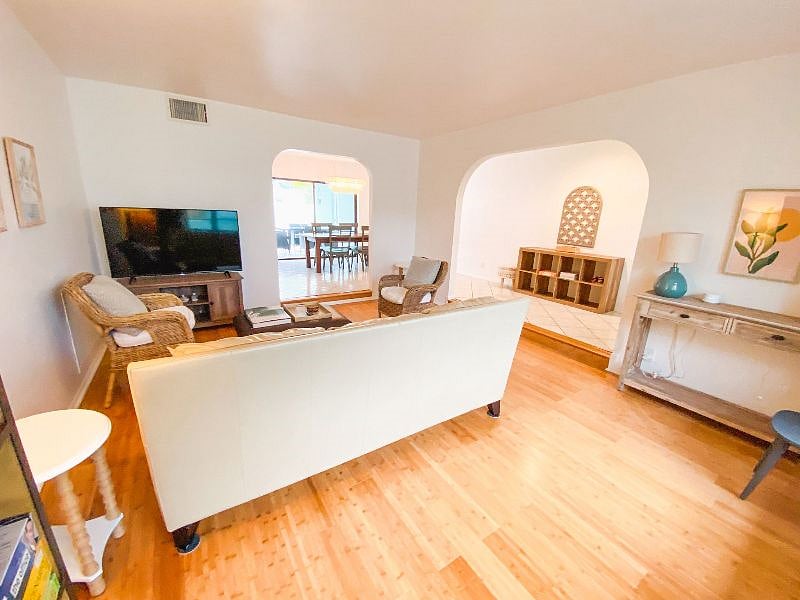 Furnished Finder property 347680_1 photo 13