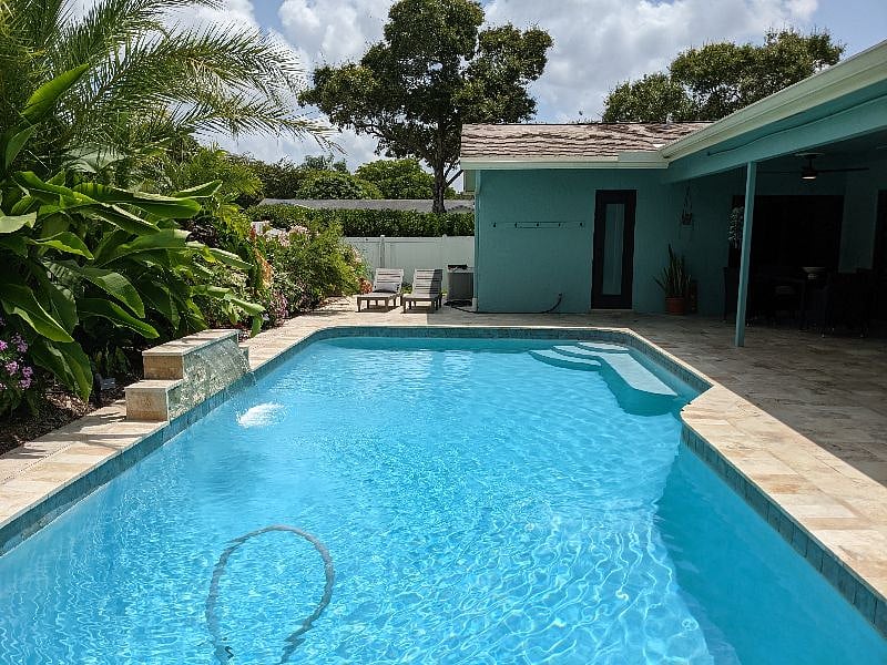 Furnished Finder property 347680_1 photo 3
