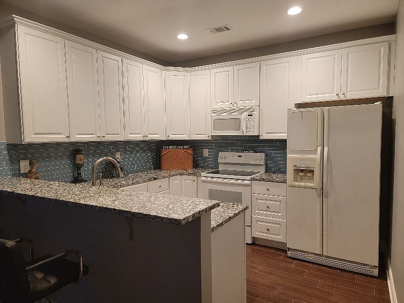 Furnished Finder property 347731_1 photo 3