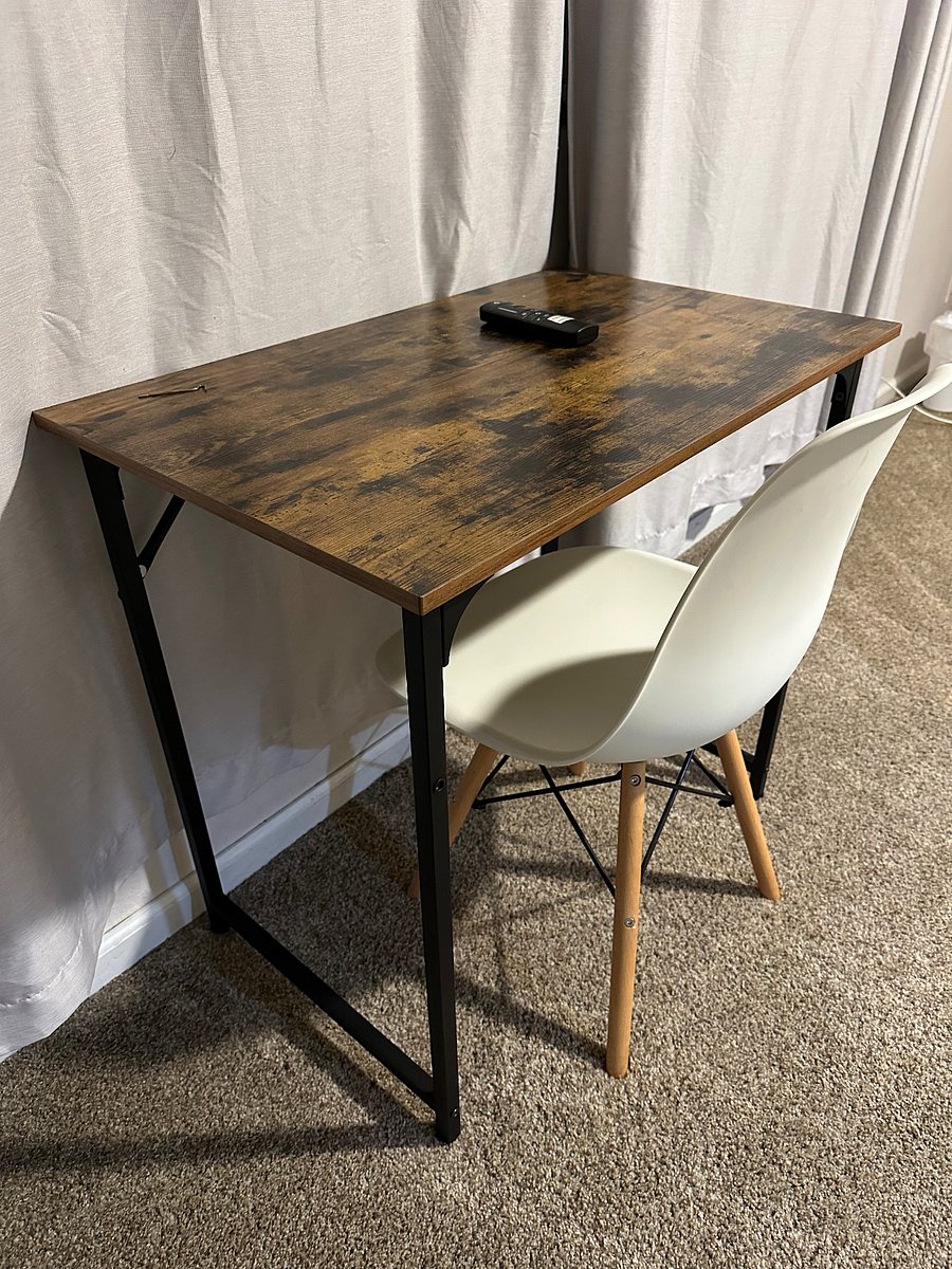 One small desk. Measurement
30 (2 6, 77 cm) x
19 (1 7, 48 cm) x
28 (2 4, 71 cm)