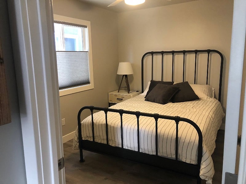 Bedroom 2- Queen