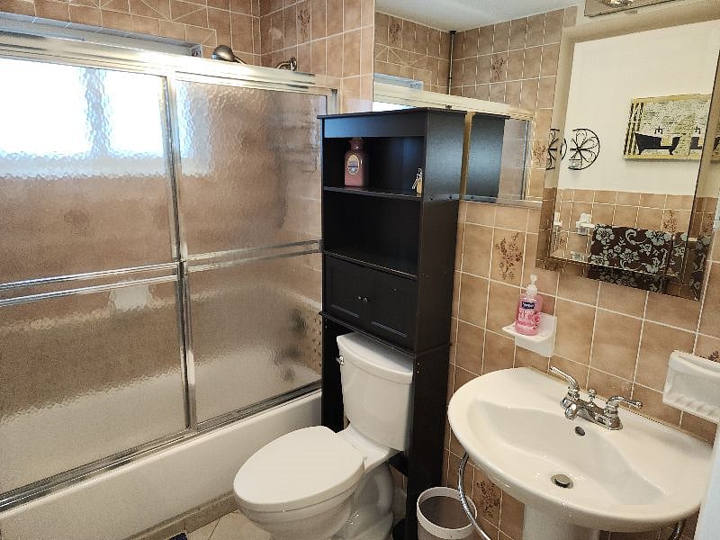 Principal household bathroom