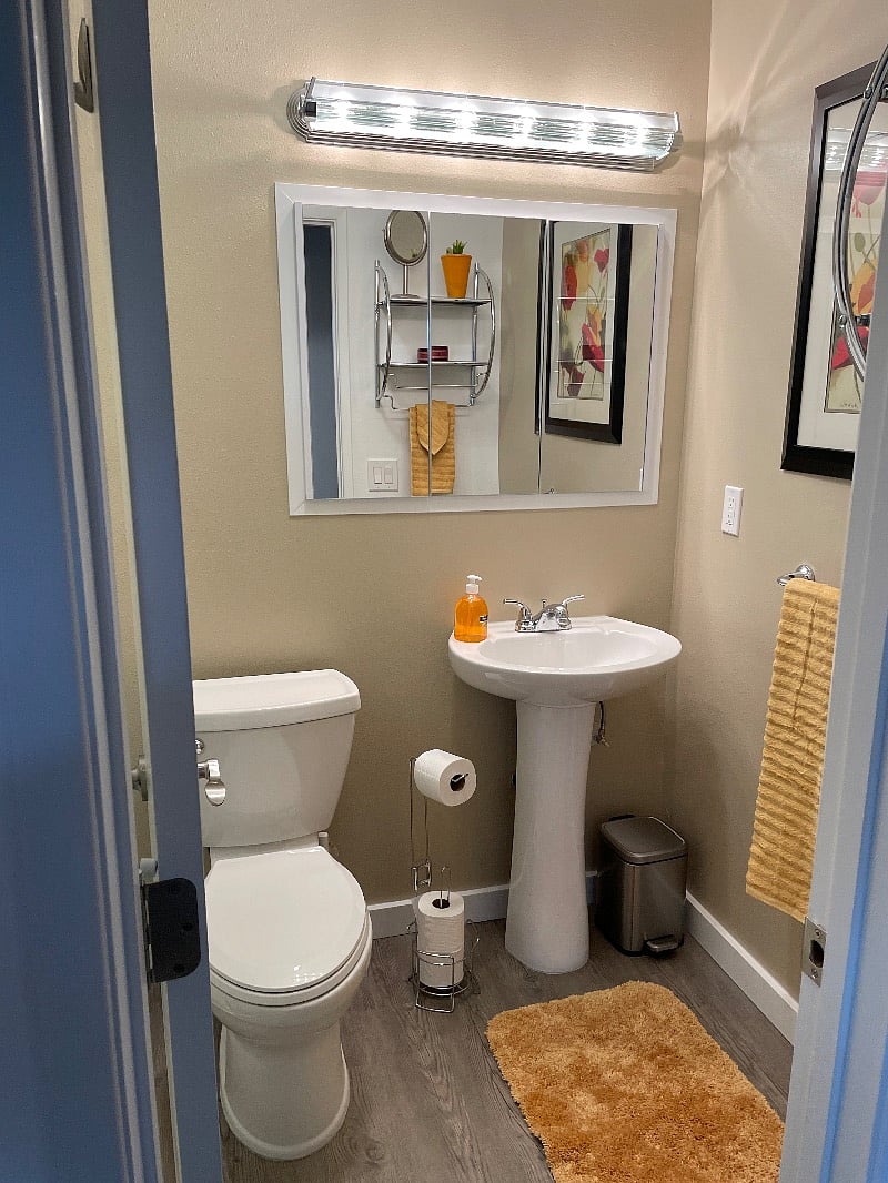 Main bathroom with walk in shower