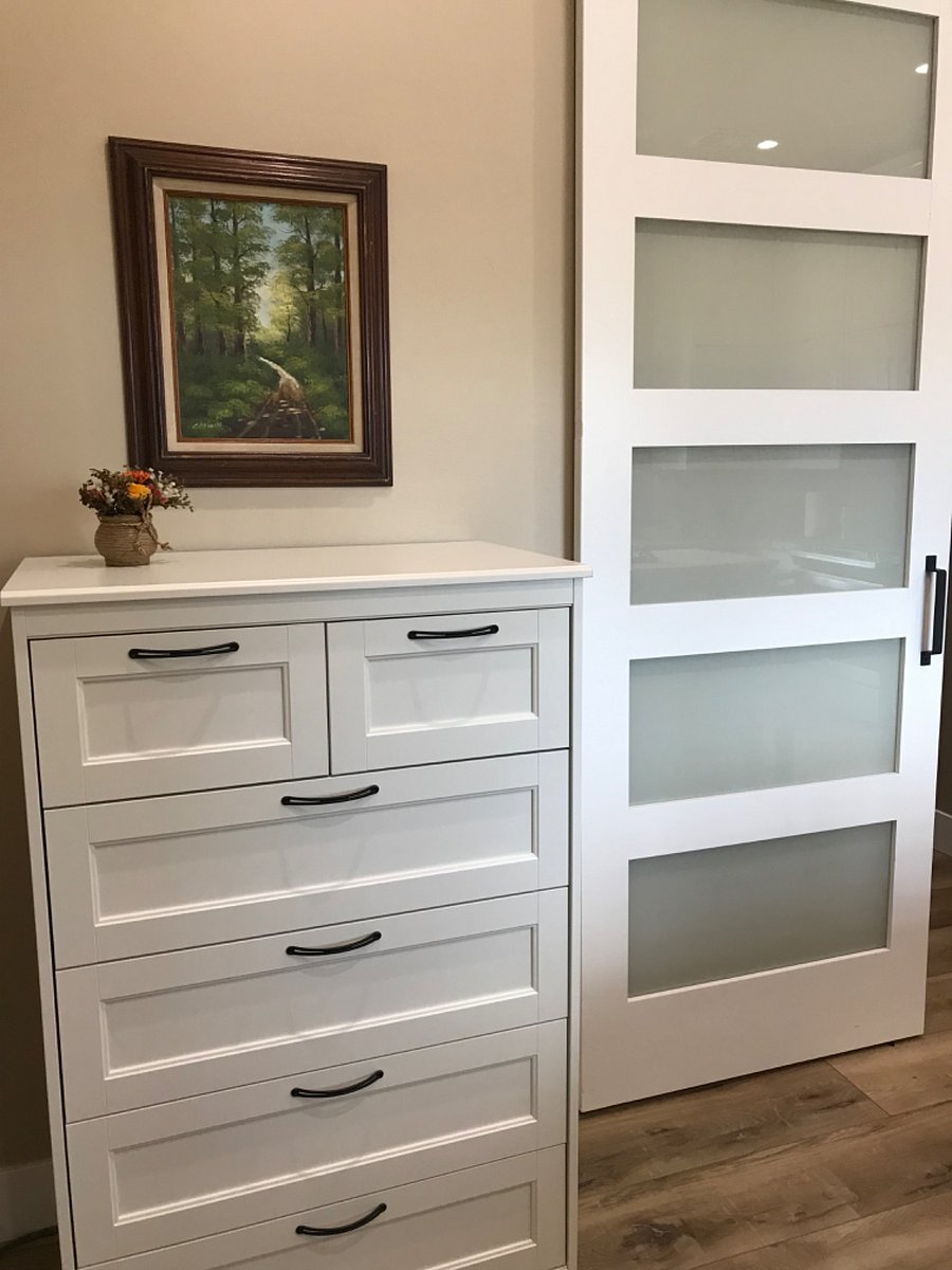 5 drawer dresser for extra storage 