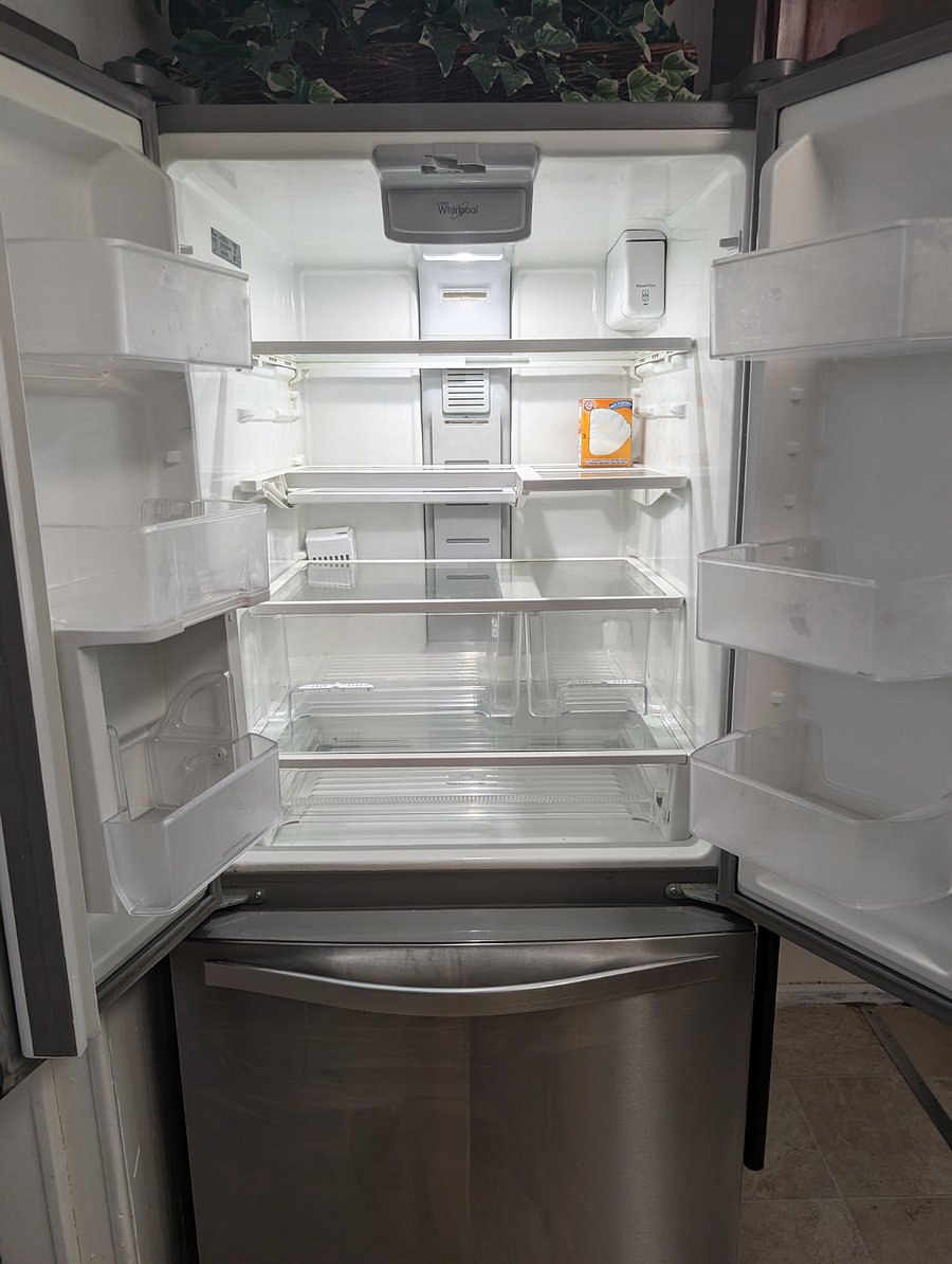 Full size refrigerator with ice maker