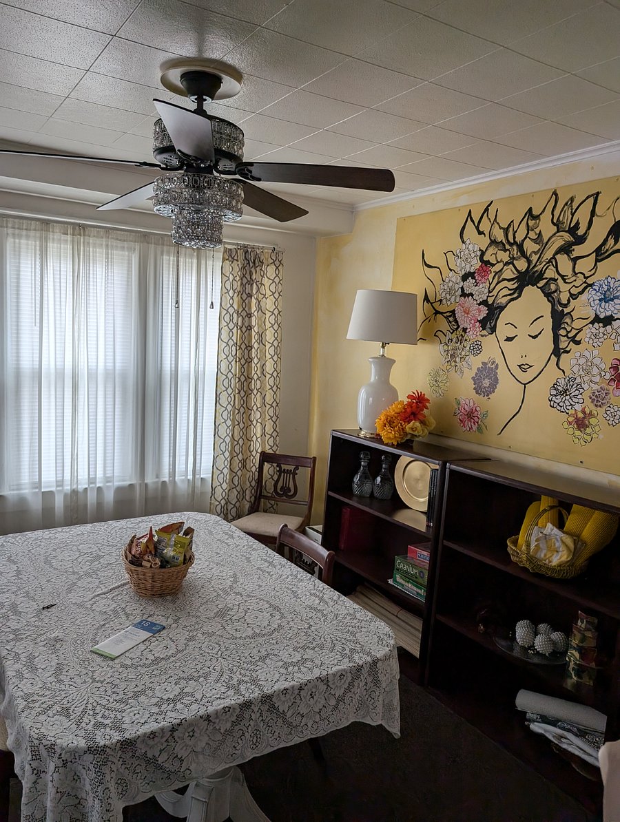 Dining room table with seating for 4