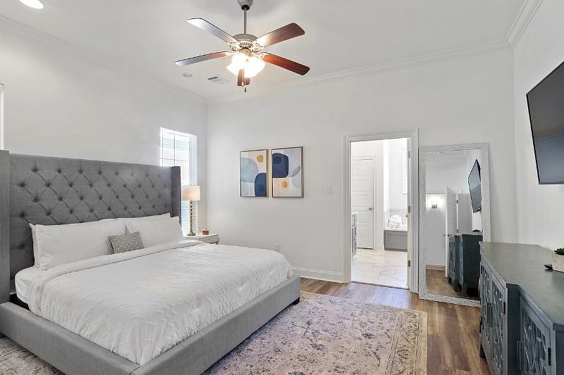 Primary Bedroom - First Floor - King Bed