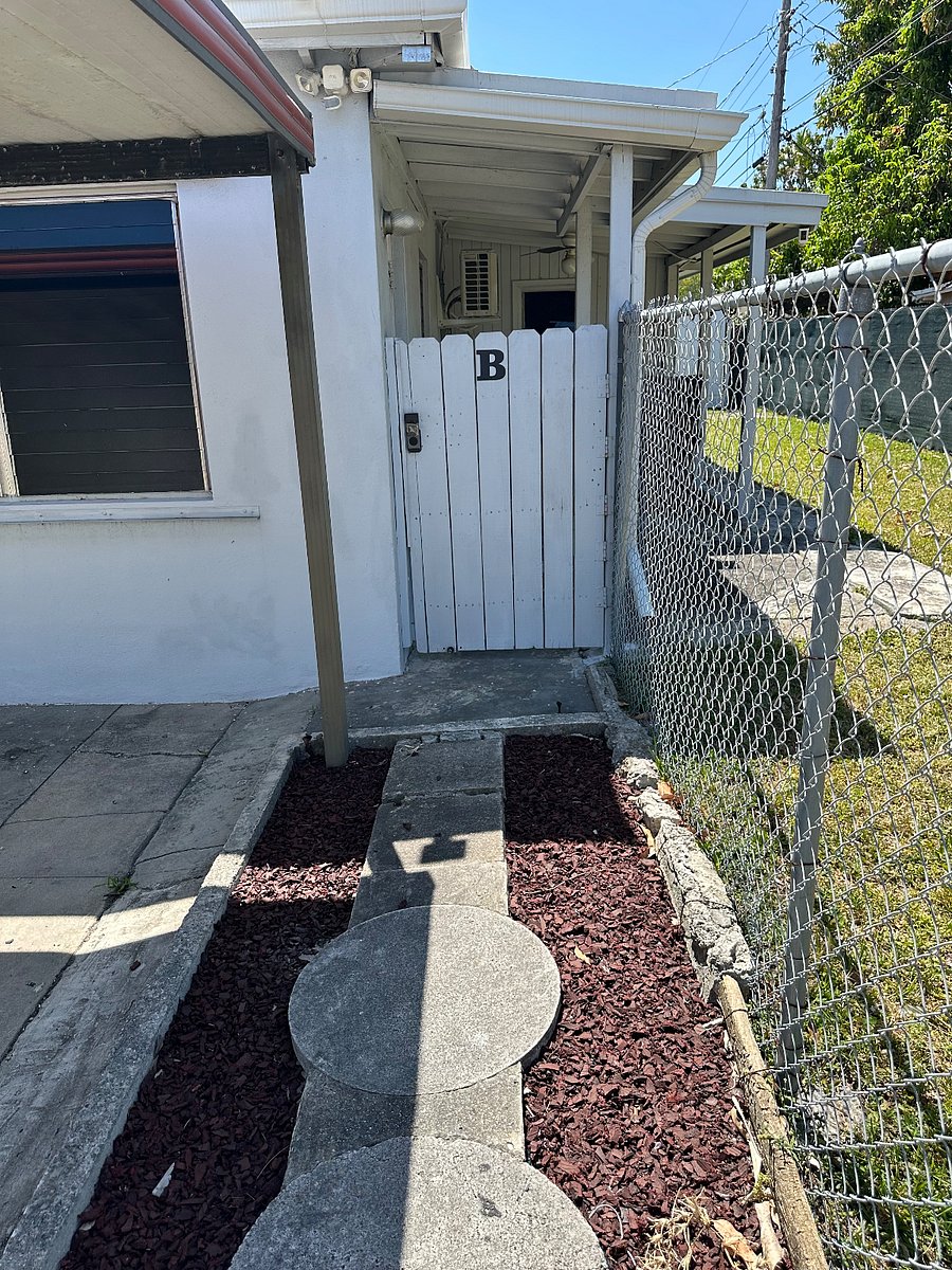 Private Entrance