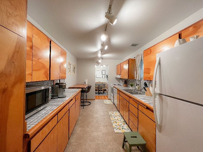 Furnished Finder property 349250_1 photo 12