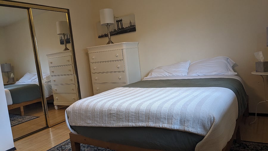 Larger/main bdrm with attached bth