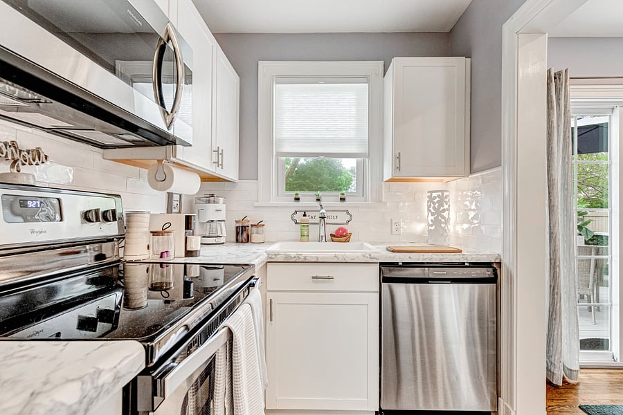 Start every morning with your favorite coffee using the espresso machine, drip coffee maker, and coffee grinder.