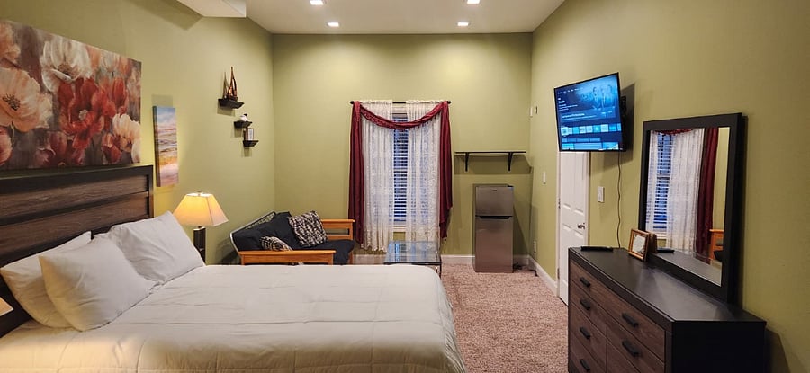 Master suite$1250.00