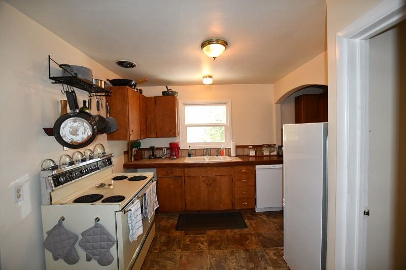 Furnished Finder property 349951_1 photo 9