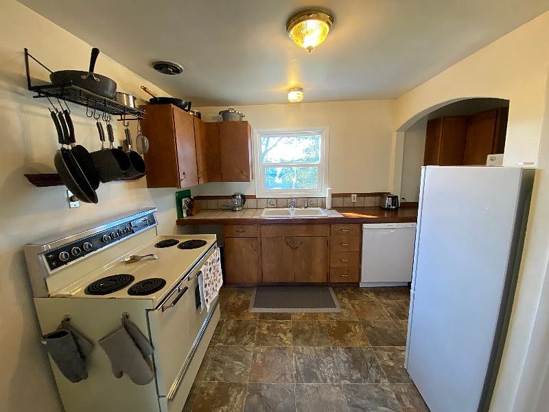 Furnished Finder property 349951_1 photo 14
