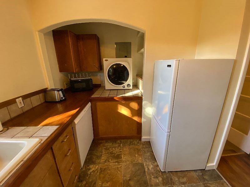 Furnished Finder property 349951_1 photo 13