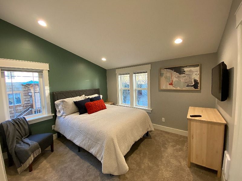 2nd Bedroom is the same size as the first includes a 40 TV.