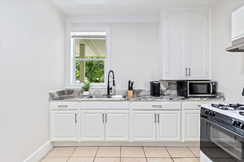 Furnished Finder property 350169_4 photo 10