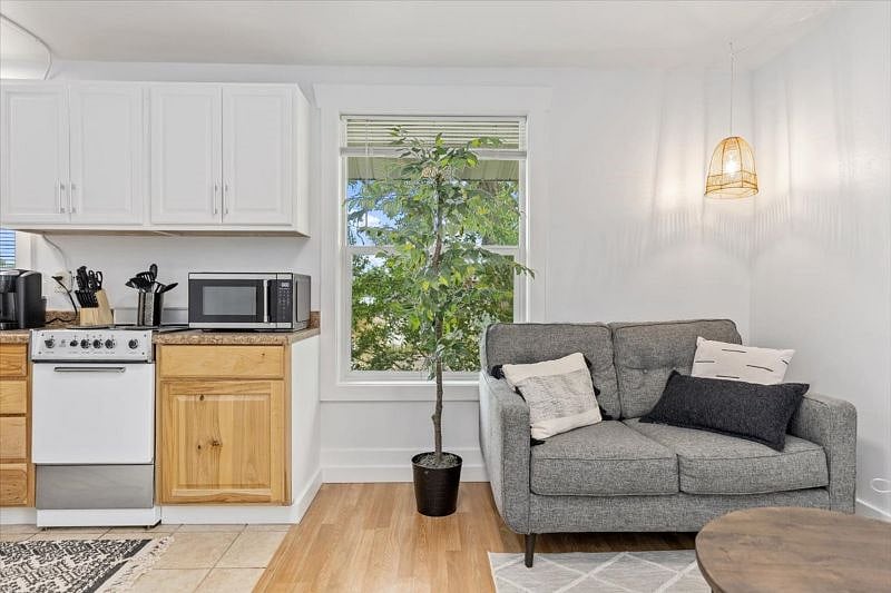 Furnished Finder property 350169_8 photo 6