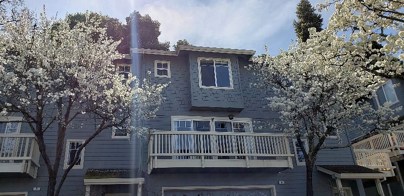 Front view of home