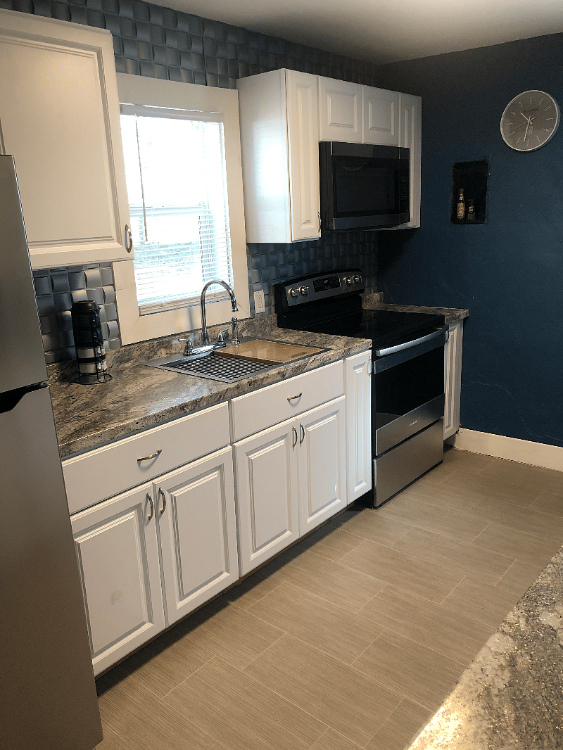 Kitchen with all appliances and Microwave