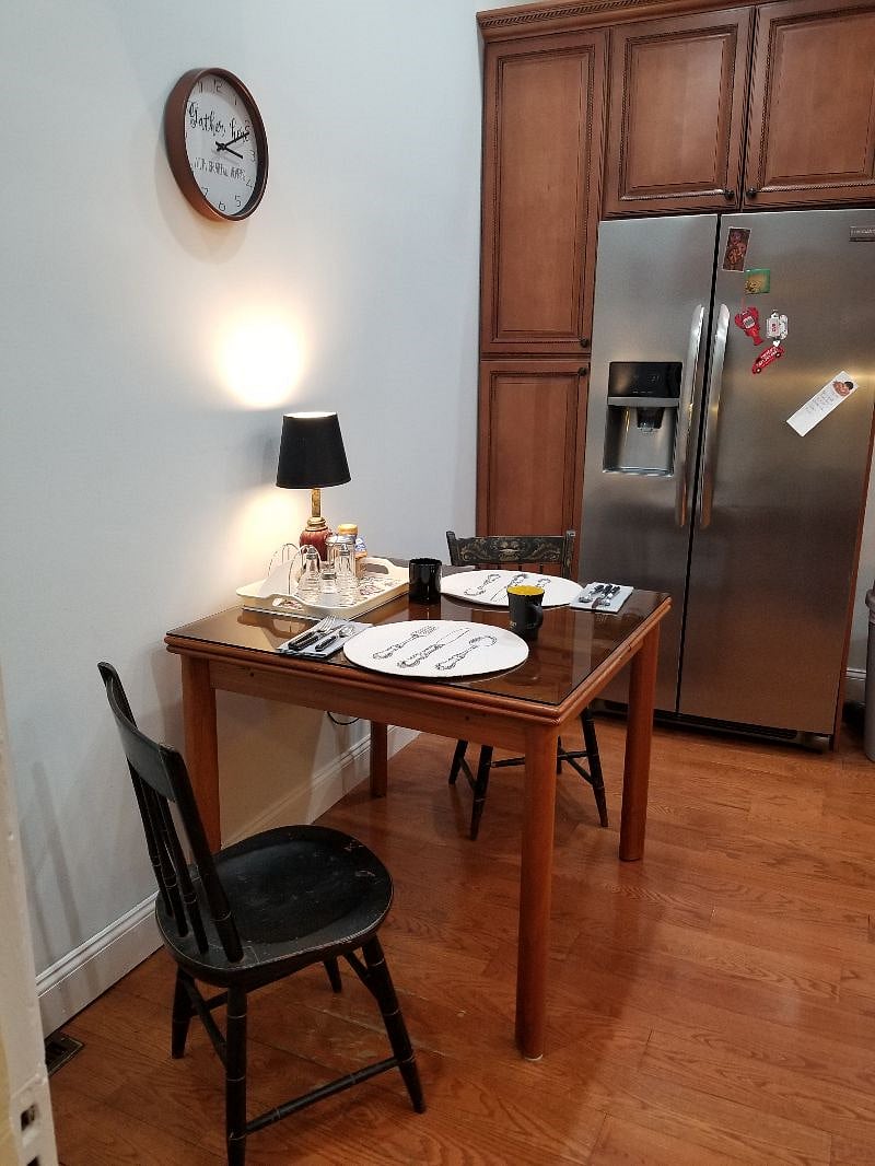 Fully stocked first floor kitchen with additional seating. Available to all tenants.