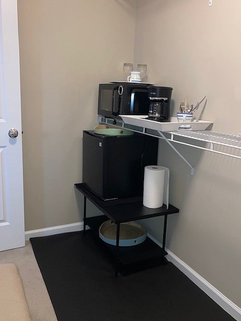 Corner Kitchenette 