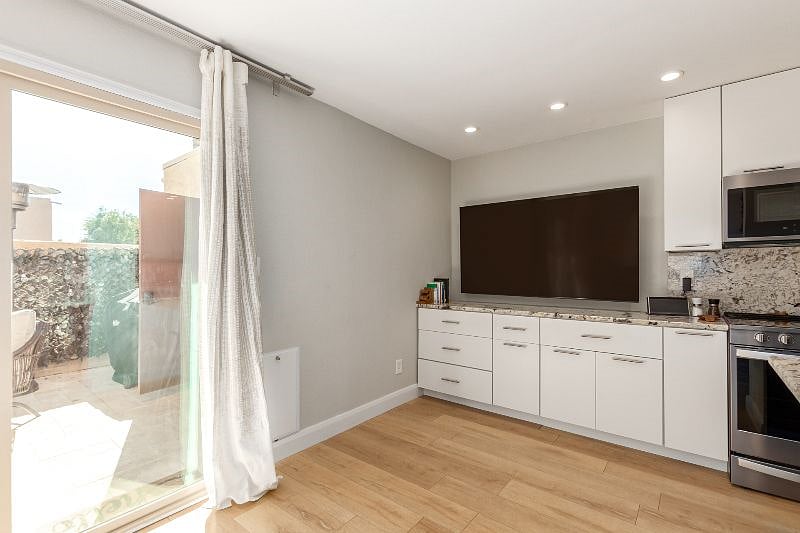 Furnished Finder property 350843_1 photo 7