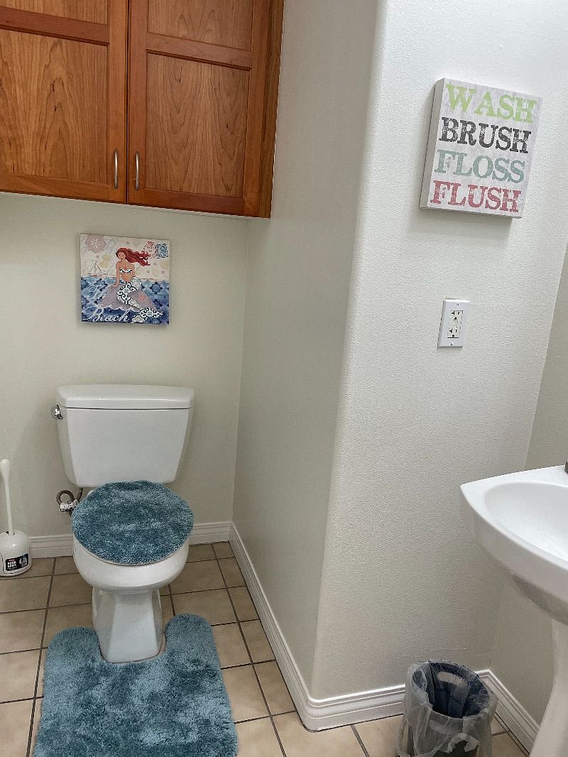 1/2 bath 
