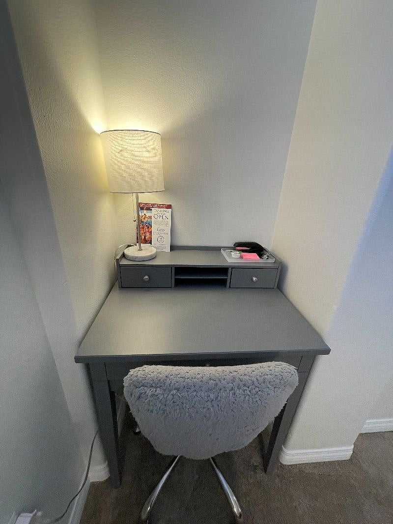 Desk / work area