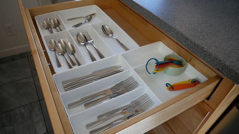 Utensils included