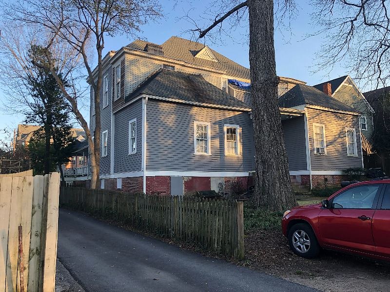 Side view from alley