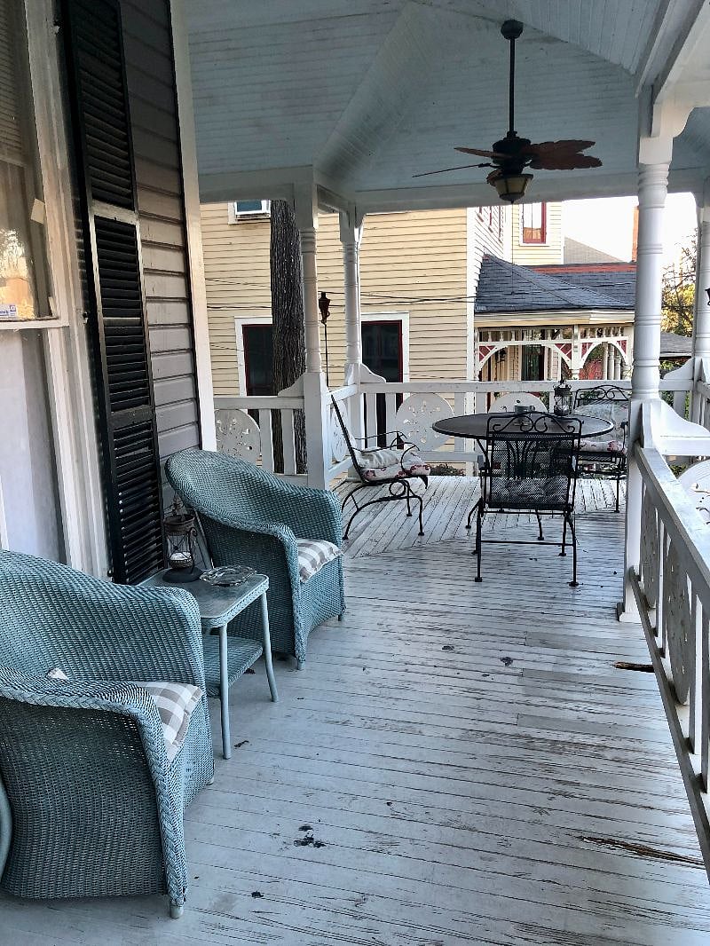 Shared front porch