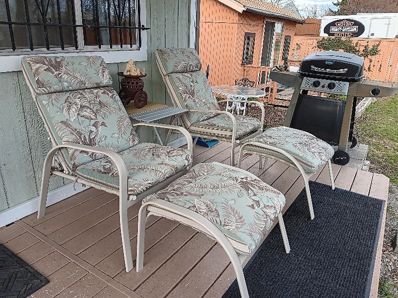 You can BBQ and chill on front porch.