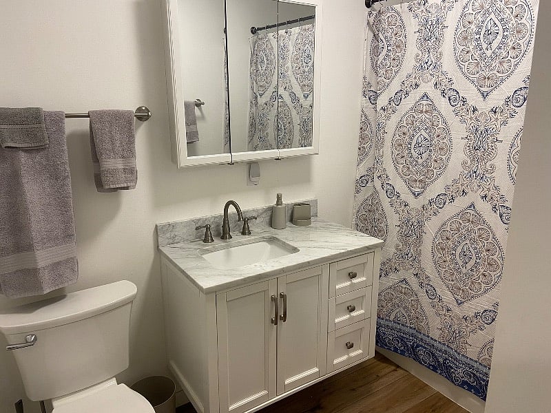 Main bathroom