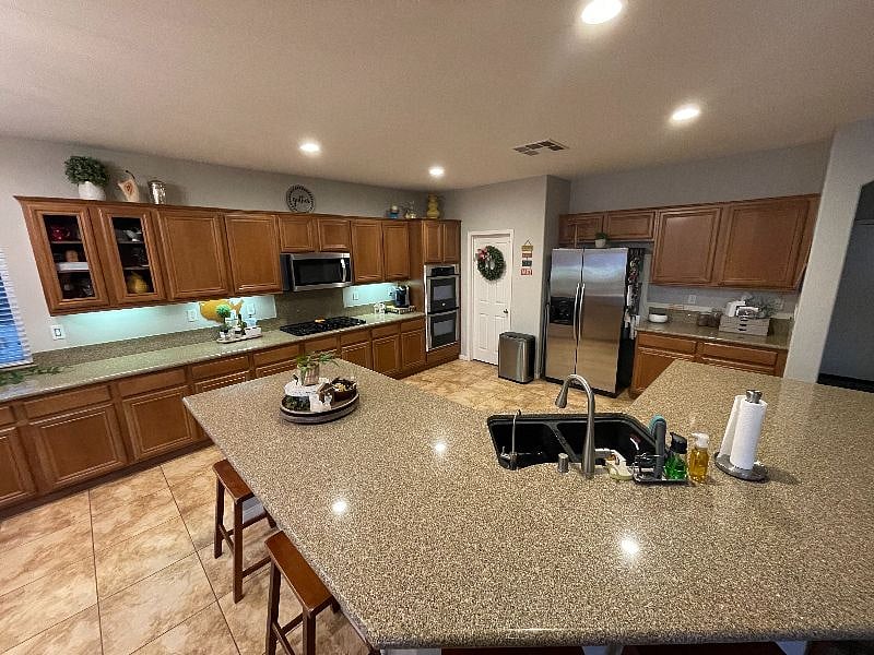 Access to kitchen in main house with notice 1-2 times per week.