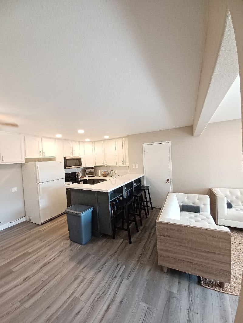 Furnished Finder property 351818_2 photo 4