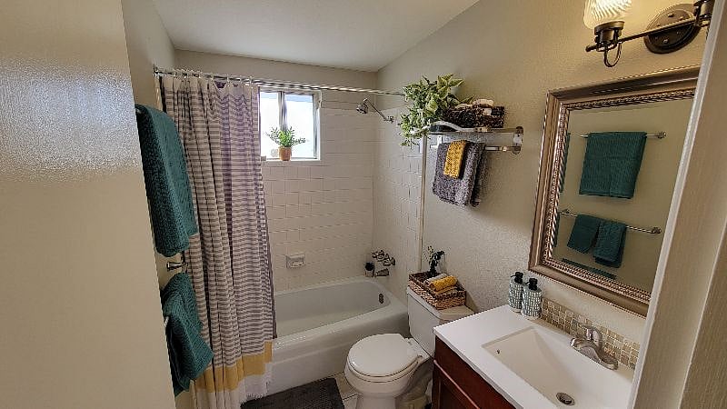 Bathroom - Full shower w/ bath tub.