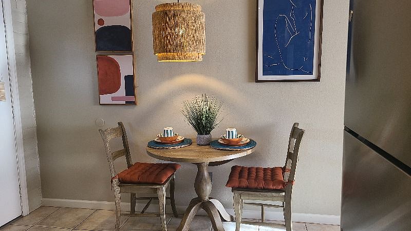 Kitchen - Eating area.