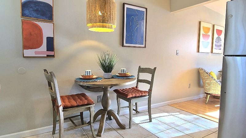 Kitchen - Eating area.
