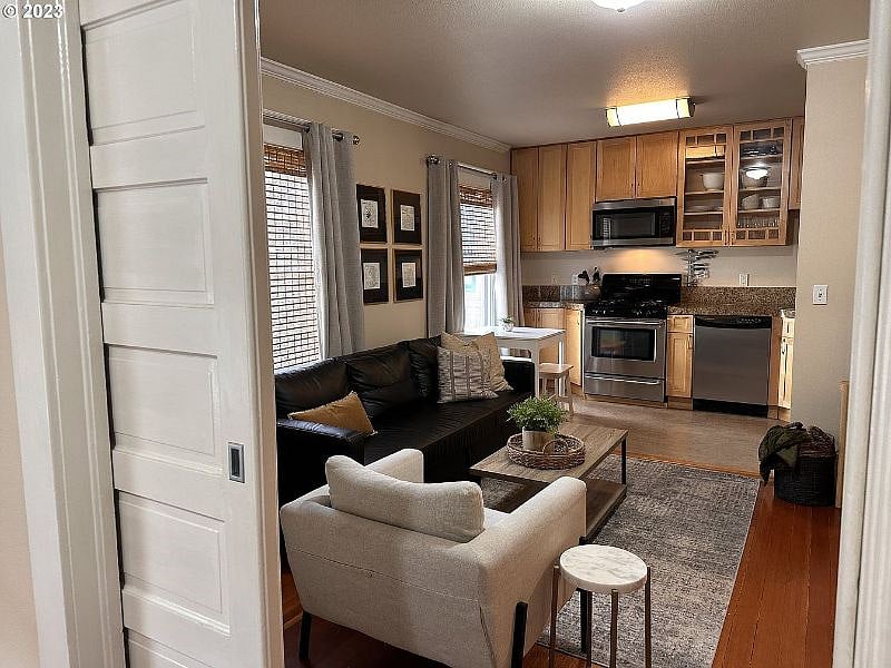 Furnished Finder property 352026_1 photo 5