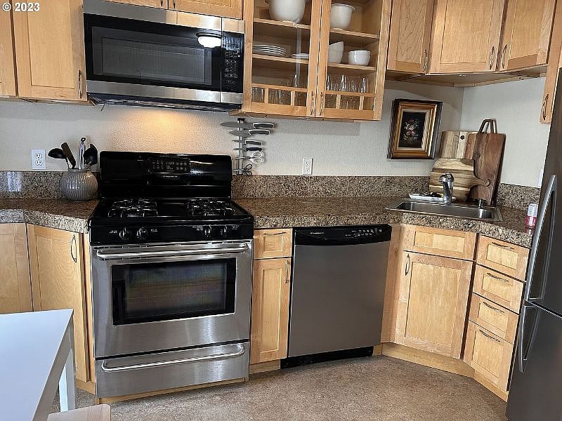 Furnished Finder property 352026_1 photo 9