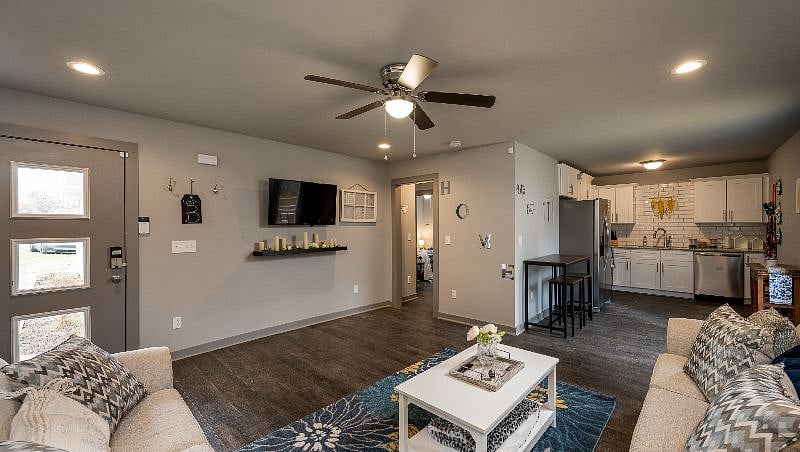 Furnished Finder property 352035_2 photo 3