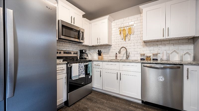Furnished Finder property 352035_2 photo 9