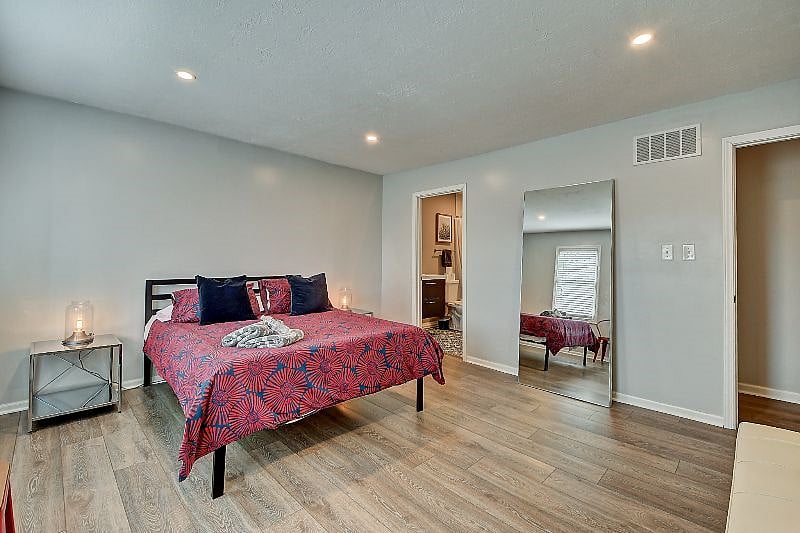 Furnished Finder property 352047_1 photo 8