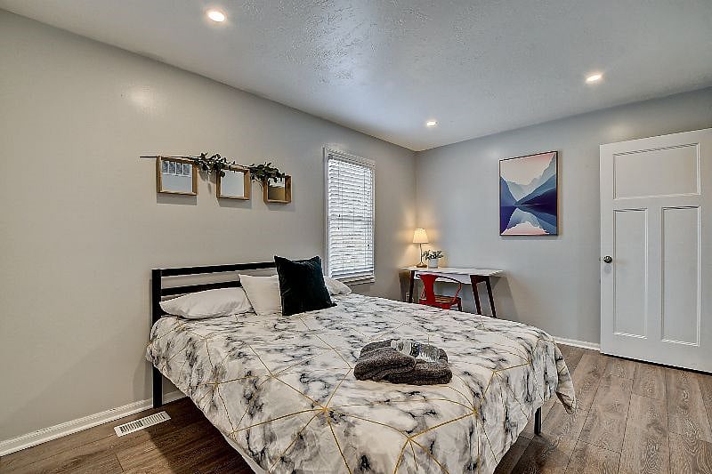 Furnished Finder property 352047_1 photo 11
