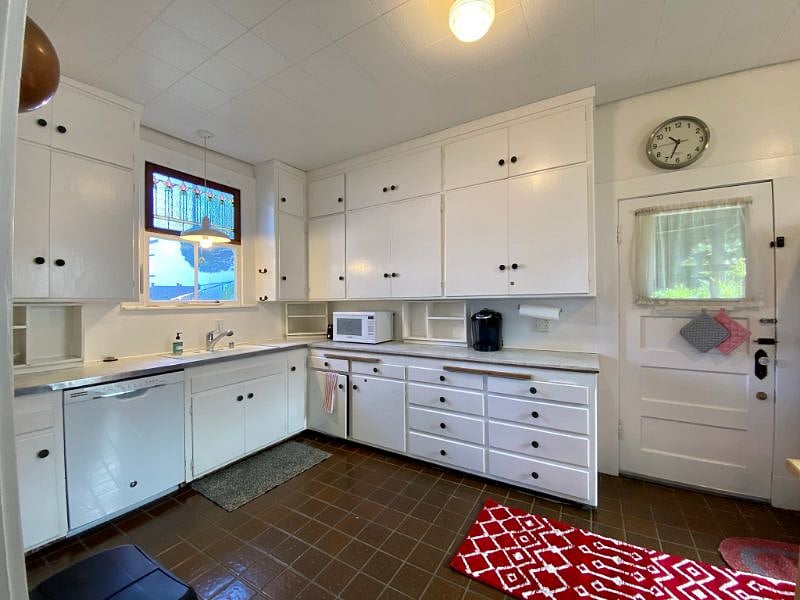 Furnished Finder property 352069_1 photo 17